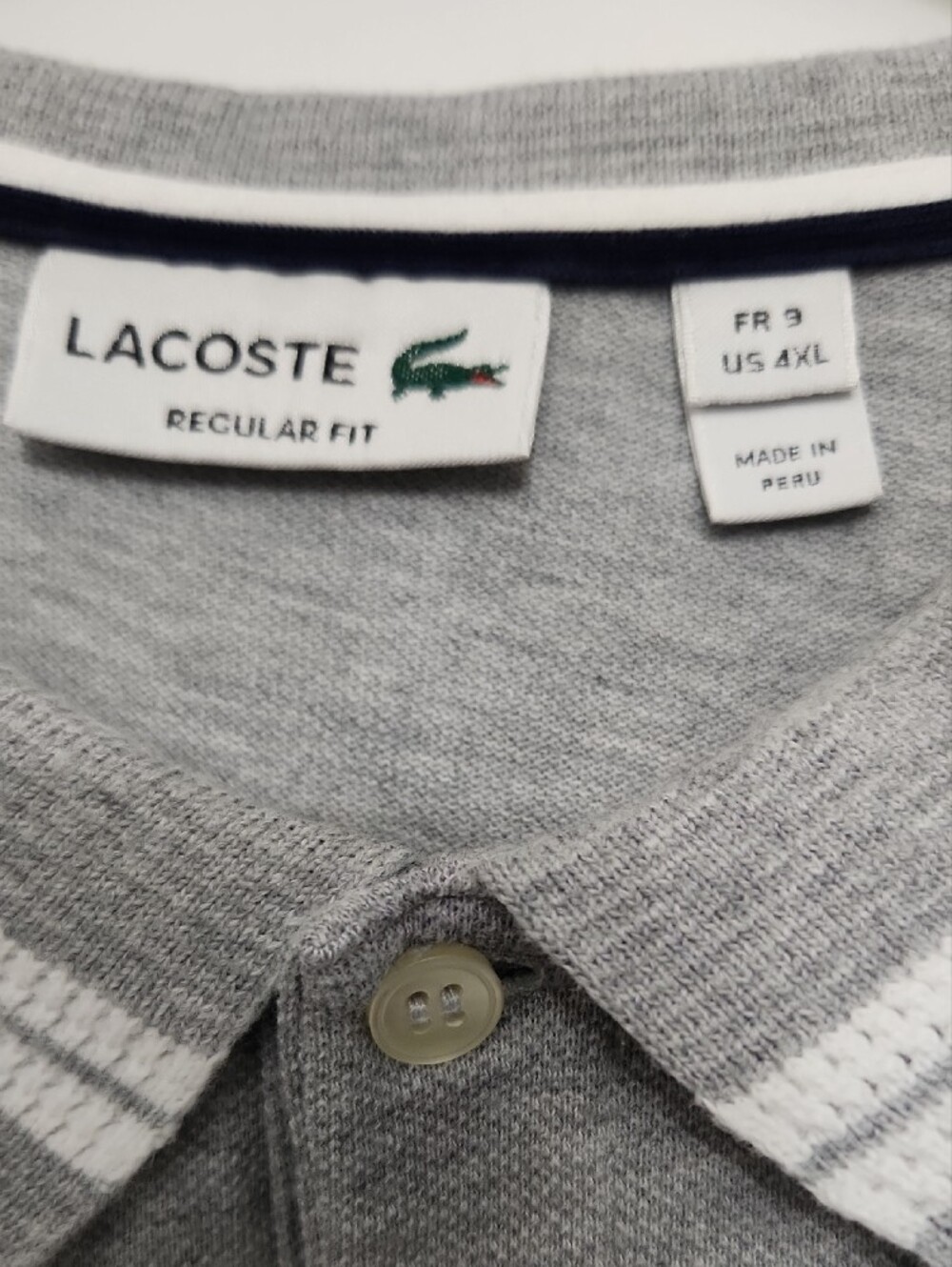 Lacoste Men’s Light Grey Polo with Contrast Stripe Collar - Picture 2 of 5